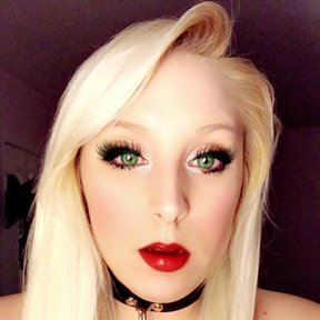 BlondeWidow