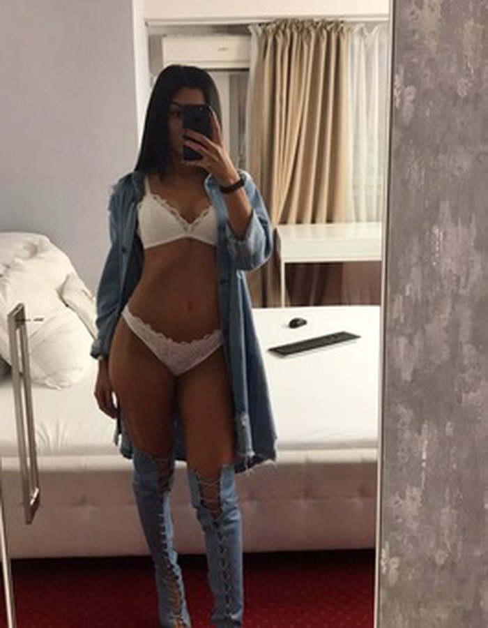 NICOLE